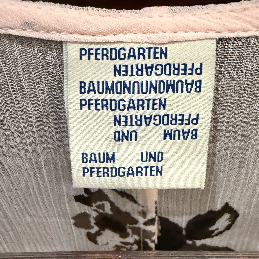 BAUM UND PFERDGARTEN Floral Peplum Blouse -NWOT - Picture 11 of 12